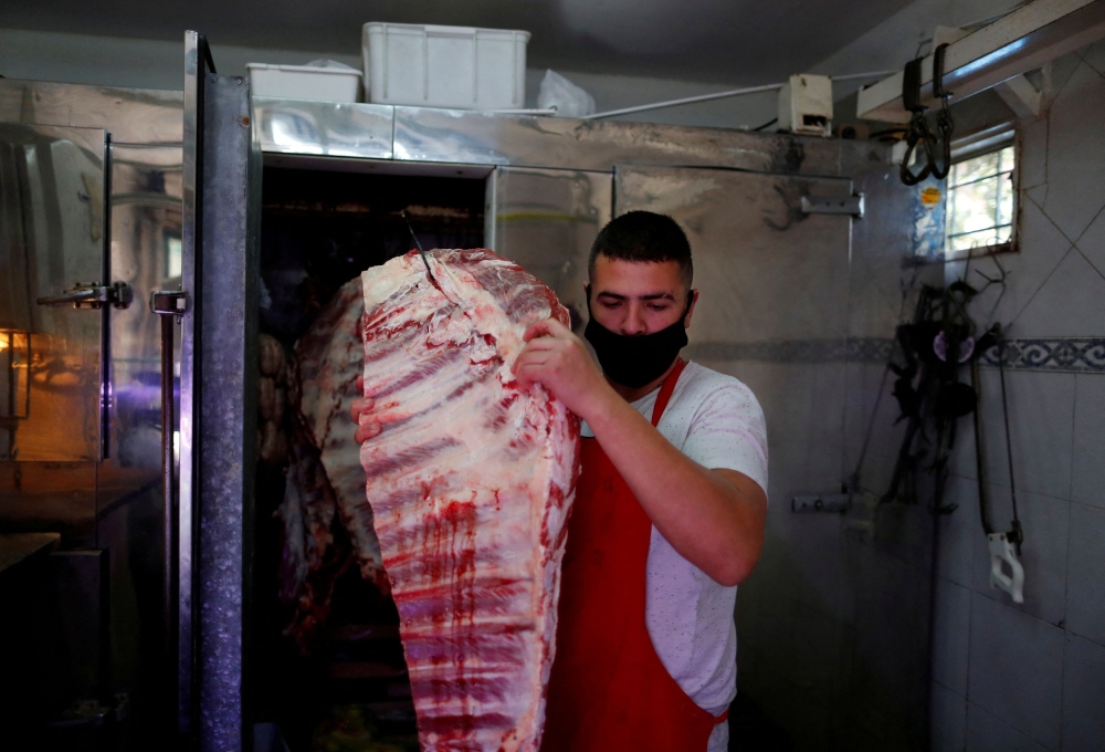 Argentines grill more steak despite pressures of 109pc inflation ...