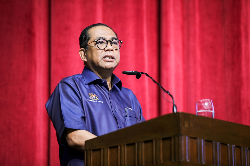 Minister of Higher Education Datuk Seri Khaled Nordin closes Jom Masuk U 2023 campaign @ Dewan Tunku Canselor, Universiti Malaya June 4,2023. — Picture by Ahmad Zamzahuri