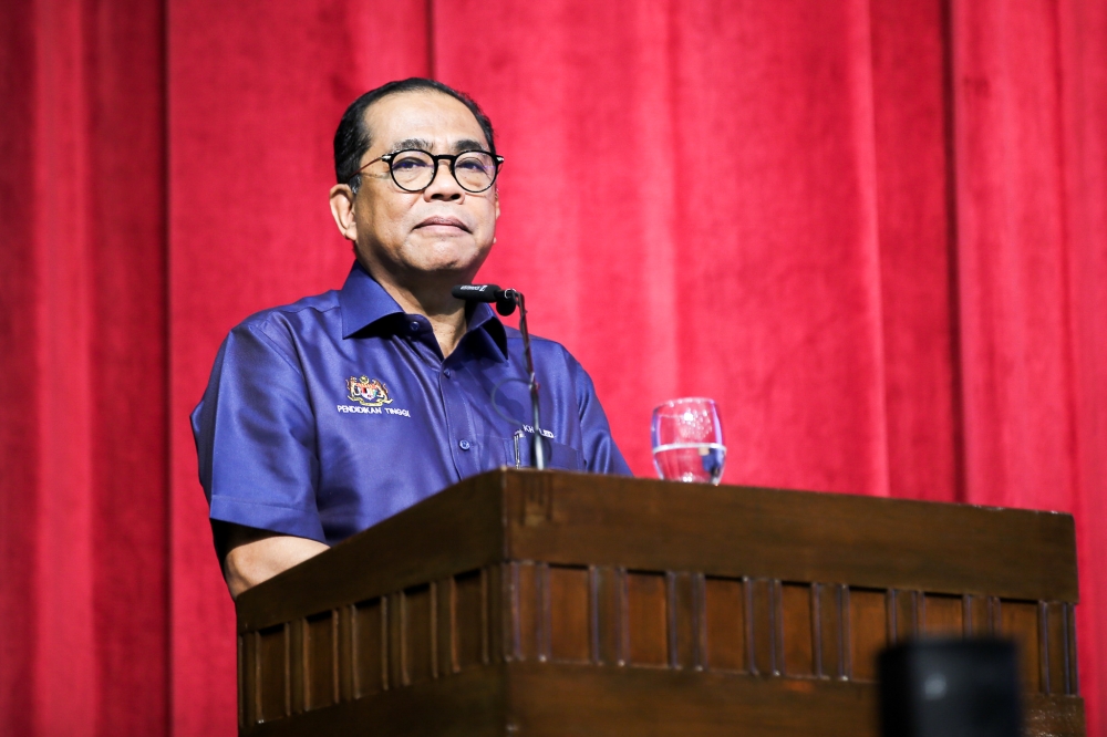 Umno vice-president  Datuk Seri Khaled Nordin said its Umno wings are not obliged to extend such an invitation. — Picture by Ahmad Zamzahuri