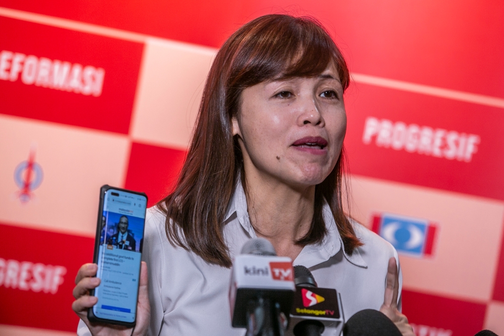 DAP National Publicity Secretary Teo Nie Ching said DAP accepts Umno Youth’s decision not to invite component parties under the unity government to attend the movement’s assembly next week. — Picture by Hari Anggara