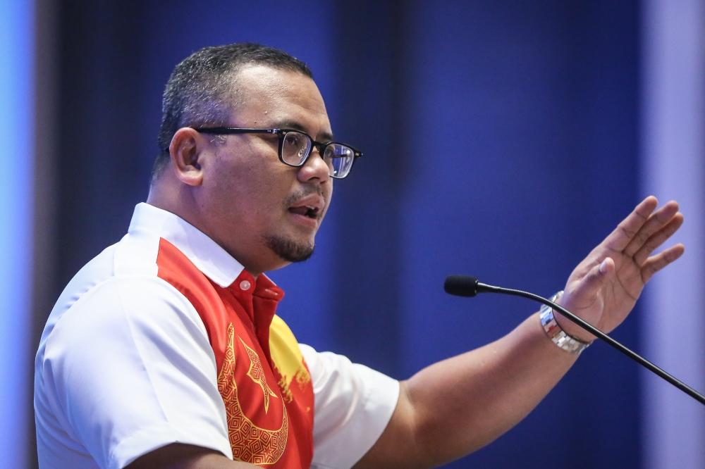 Selangor PH chairman Datuk Seri Amirudin Shari said Pakatan Harapan and Barisan Nasional have reached an agreement on 49 out of the 56 state seats to be contested in the Selangor state election this year. — Picture by Yusof Mat Isa