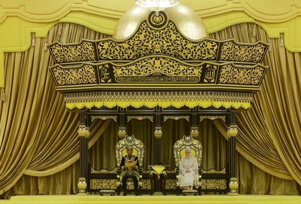 Yang di-Pertuan Agong Al-Sultan Abdullah Ri’ayatuddin Al-Mustafa Billah Shah and Raja PermaisuriﾊAgong Tunku Azizah Aminah Maimunah Iskandariah at the Istana Negara in Kuala Lumpur June 5, 2023. — Bernama pic
