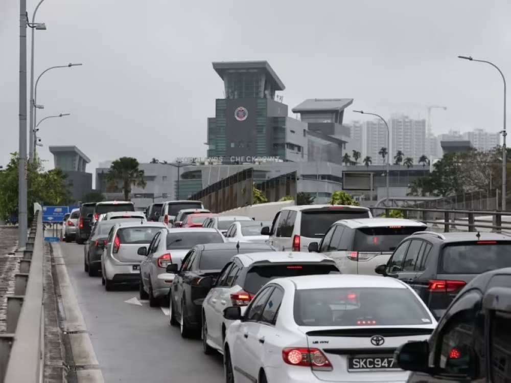 Private-bus driver gets jail for trying to bribe ICA officer at ...