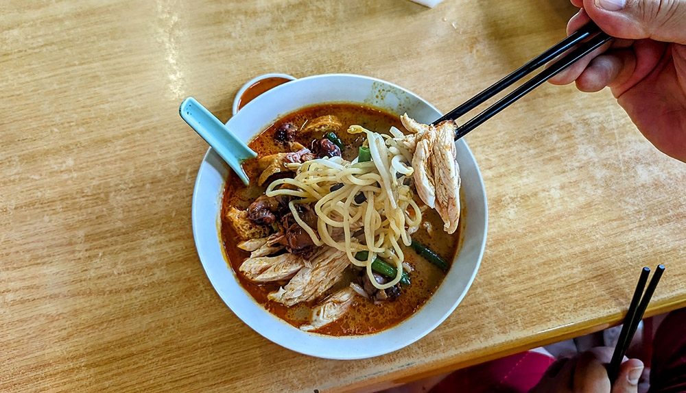 Thin yellow noodles are the usual order when I come here.