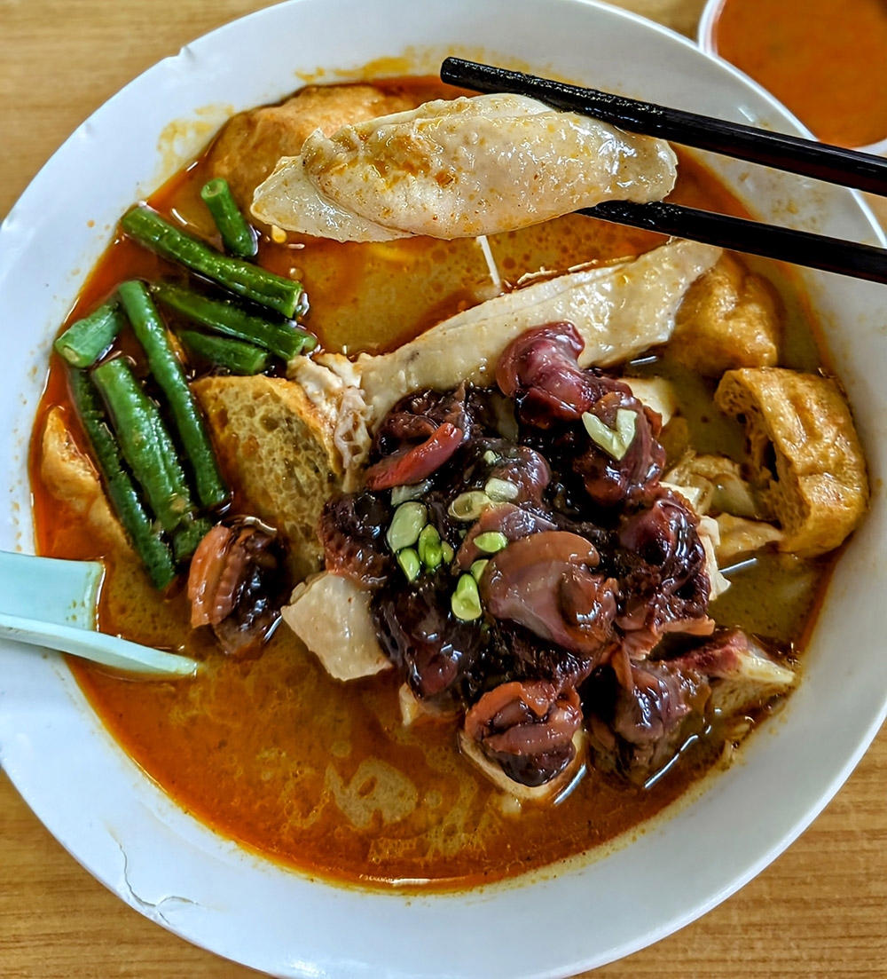 I like to ask for the chicken leg, because I like the slippery smooth skin that is a banger when dipped in the sambal.