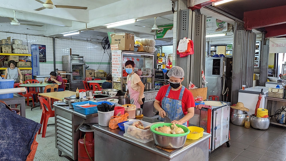 Of all the famous sister duos, they might make the best food. (take THAT, Gigi Hadid’s pasta)