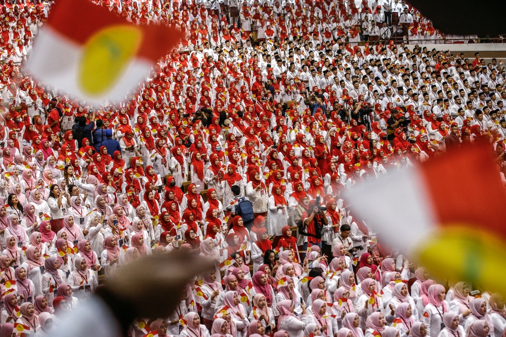 A general picture inside the Merdeka Hall during the launch of the Women, Youth and Puteri movements’ general assembly (PAU) at WTC Kuala Lumpur June 7, 2023. — Picture by Hari Anggara