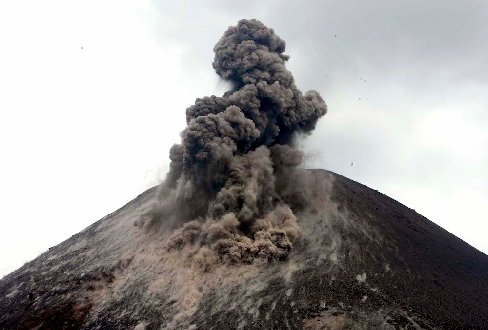 Anak Krakatau volcano spews ash and smoke in the Sunda strait November 10, 2007.— Reuters file pic 