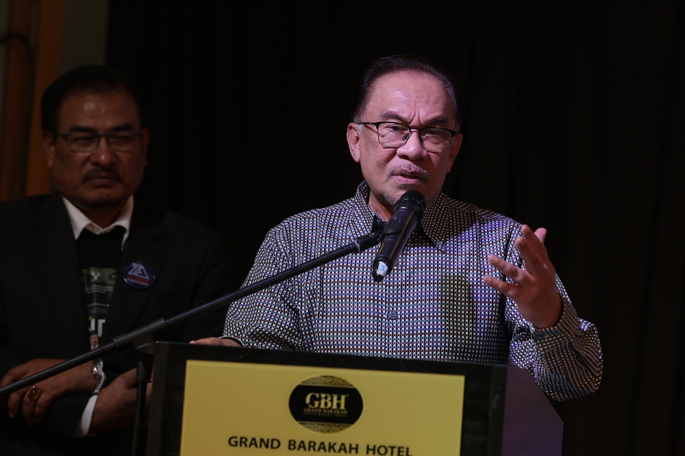 Prime Minister Datuk Seri Anwar Ibrahim delivers a speech after the staging of ‘Cikgu Anda’ theatre programme in Kuala Lumpur, June 10, 2023. — Bernama pic  