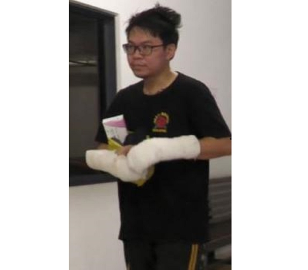 Chung was accused of murdering his acquaintance Nurul Ain Silien, 21, at a shop at a shopping complex here between noon and 12.20pm on May 29. —  Borneo Post pic