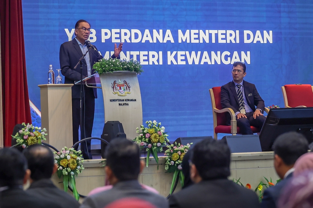 Prime Minister Datuk Seri Anwar Ibrahim said the payment involved an allocation of more than RM2 billion benefiting eight million beneficiaries nationwide. ― Bernama pic