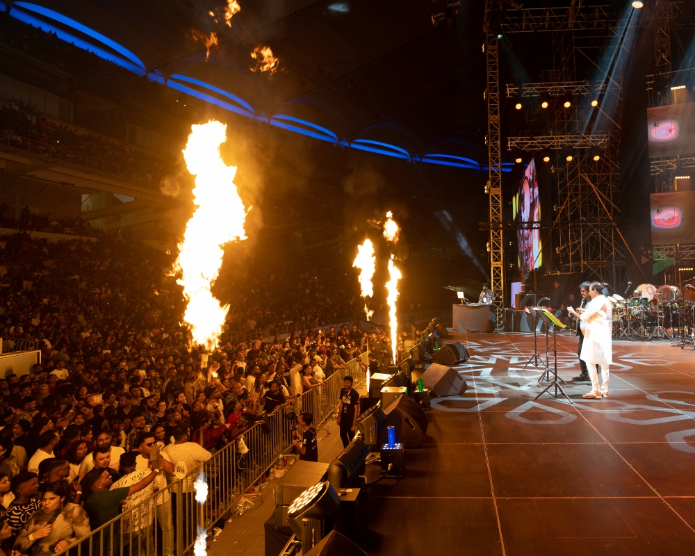 It was a night full of energy and ‘kuthu’ dance. — Picture by Dhivager Rathakrishnan.