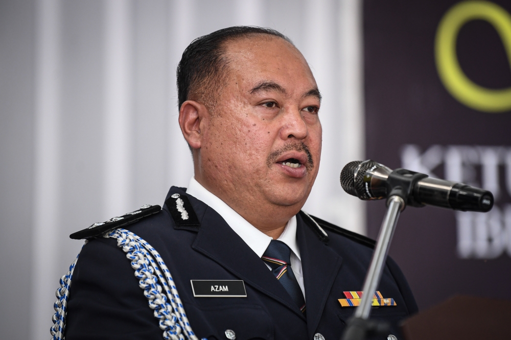 Ampang Jaya district police chief ACP Mohd Azam Ismail said that all of the suspects were arrested at 5.30pm by a police team from the Criminal Investigation Division of the Ampang Jaya district police headquarters. — Bernama pic