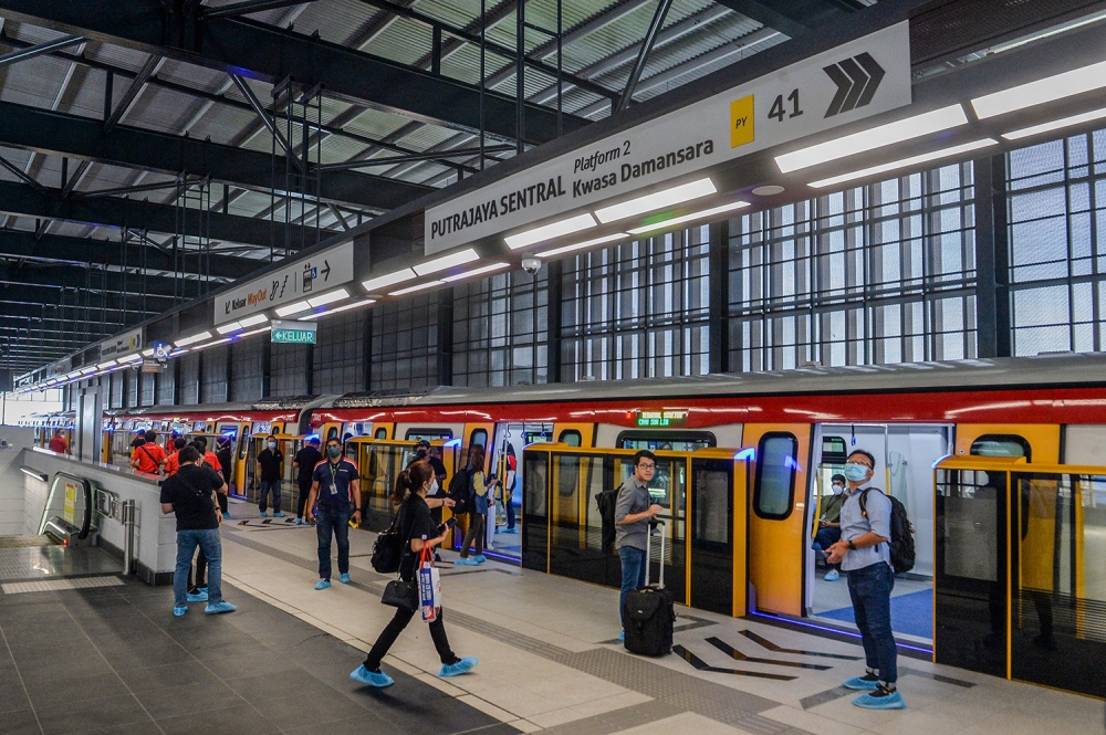 While the Klang Valley is the most expensive out of all 12 cities and areas surveyed as it has the highest cost for almost all areas of spending, the SWRC said an exception would be the cost for public transport in the Klang Valley (second highest at RM140 per month). — Picture by Miera Zulyana