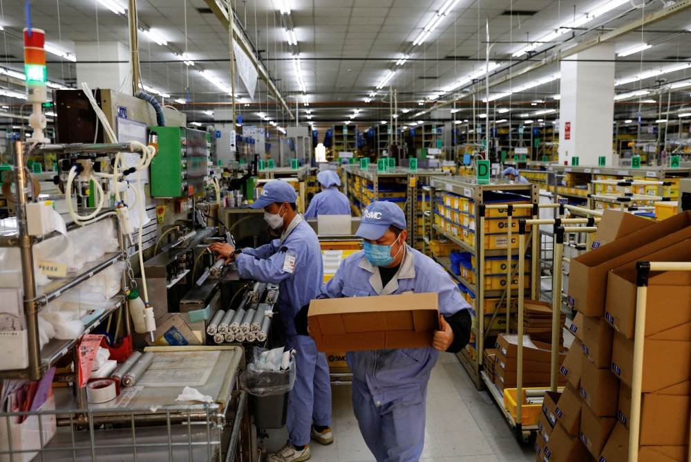 Tumbling exports feed worker unrest in world’s factory China | Malay Mail