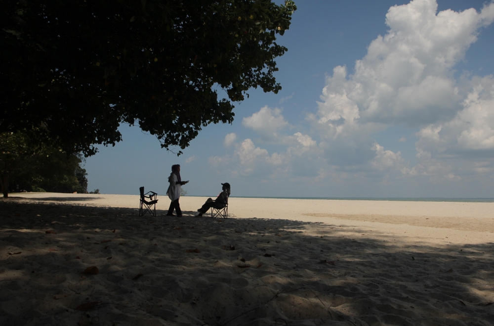 Natural Resources, Environment and Climate Change Minister Nik Nazmi Nik Ahmad said for the recent example, Malaysia has been experiencing a heatwave in the past months that has raised concerns about electricity and water supply adequacy. — Bernama pic 