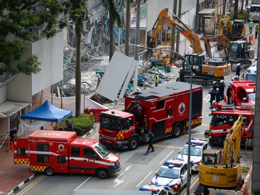 Trabajador muere después de que un muro de hormigón se derrumba en el sitio de Tanjong Pagar en Singapur, se reportan temblores y un choque inusualmente fuerte