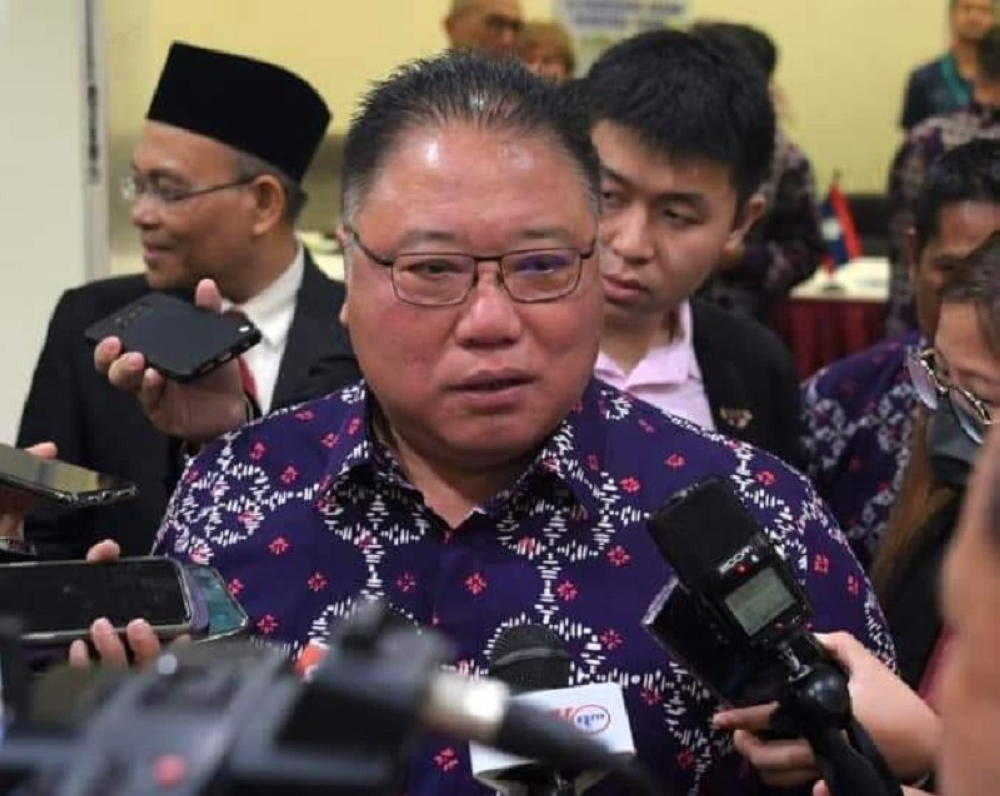 Datuk Seri Tiong King Sing said Rais’ statement reflected an outdated and narrow perspective on bak kut teh. — Borneo Post pic