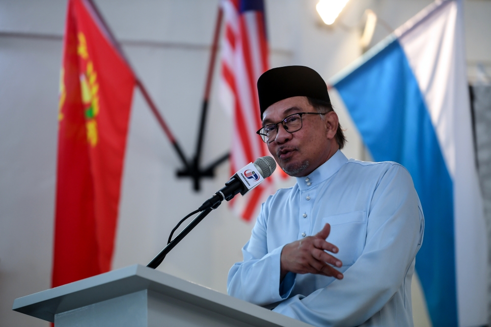 Prime Minister Datuk Seri Anwar Ibrahim speaks at the Diamond Jubilee Celebration of Sekolah Menengah Agama (SMA) Nahdhah Hasanah Melele in Jitra June 17, 2023. ― Bernama pic