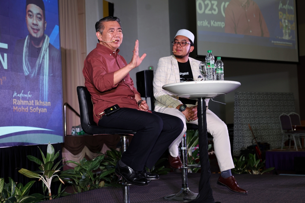 Domestic Trade and Cost of Living Minister Datuk Seri Salahuddin Ayub speaks during a townhall session at the Universiti Teknologi Mara Perak branch campus in Seri Iskandar, Parit June 17, 2023. — Bernama pic