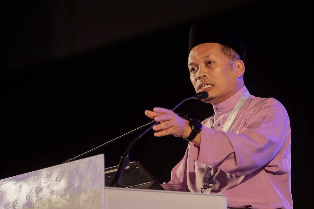 Terengganu and Kelantan PKR state council chairman Nik Nazmi Nik Ahmad said Pakatan Harapan and Barisan Nasional will use their own logos during the Kelantan state elections. — Picture by Sayuti Zainudin