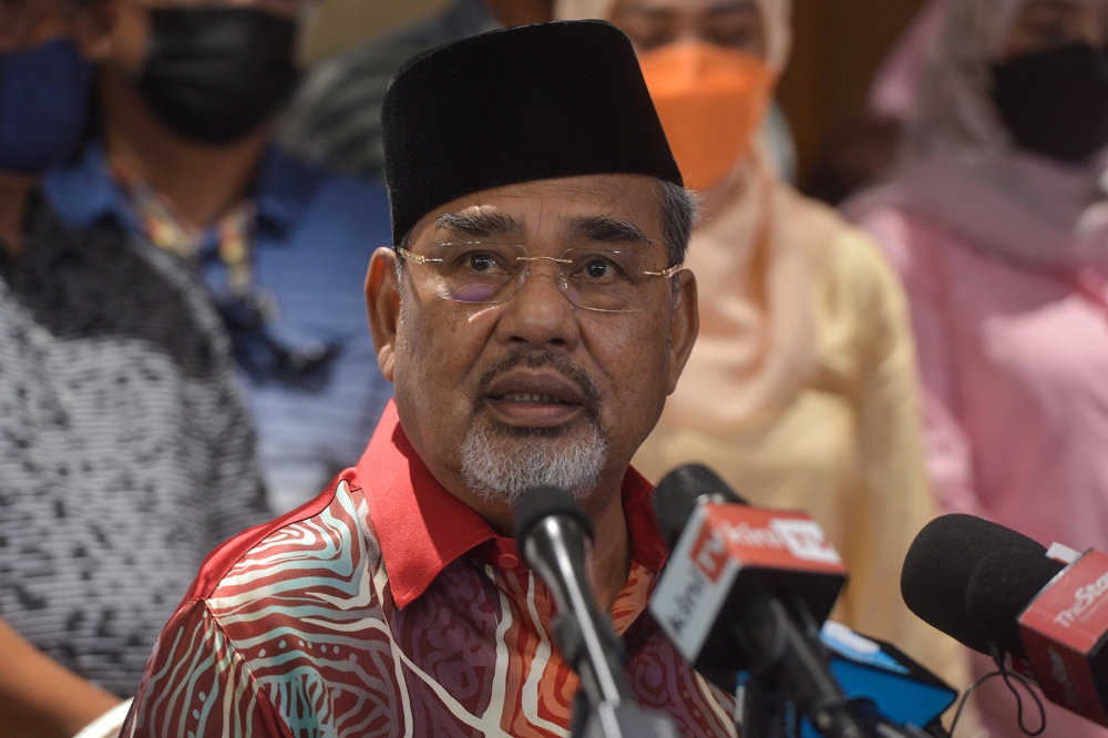 Datuk Seri Tajuddin Rahman said that he is still loyal to Umno, and leaving the party would not be beneficial to him. — Picture by Miera Zulyana  