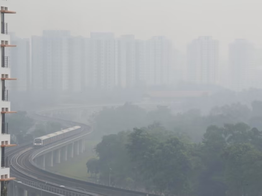 There is a high likelihood of severe haze occurring in South-east Asia this year, a Singapore think-tank reported, although the situation is unlikely to be as severe as in 2015, when the pollutant standards index (PSI) here reached hazardous levels. — TODAY pic