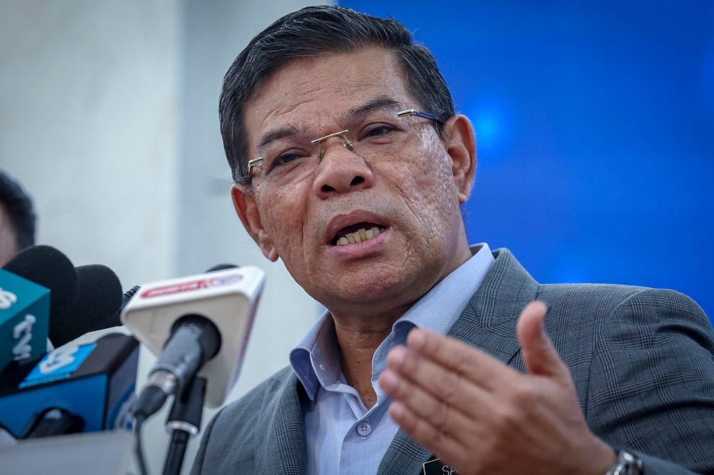 Home Minister Datuk Seri Saifuddin Nasution Ismail says a police officer or civil servant who is appointed on contract can be terminated or have the service shortened at any time. — Bernama pic
