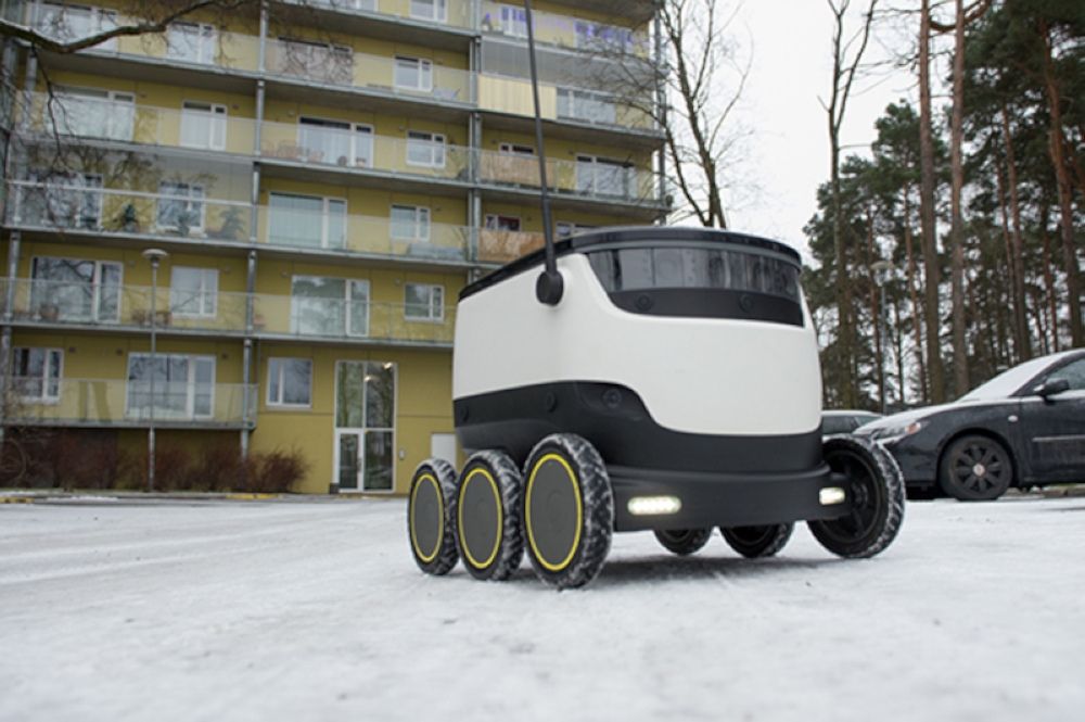 Bolt is using Starship Technologies robots to deliver meals and groceries in Estonia. — AFP pic  