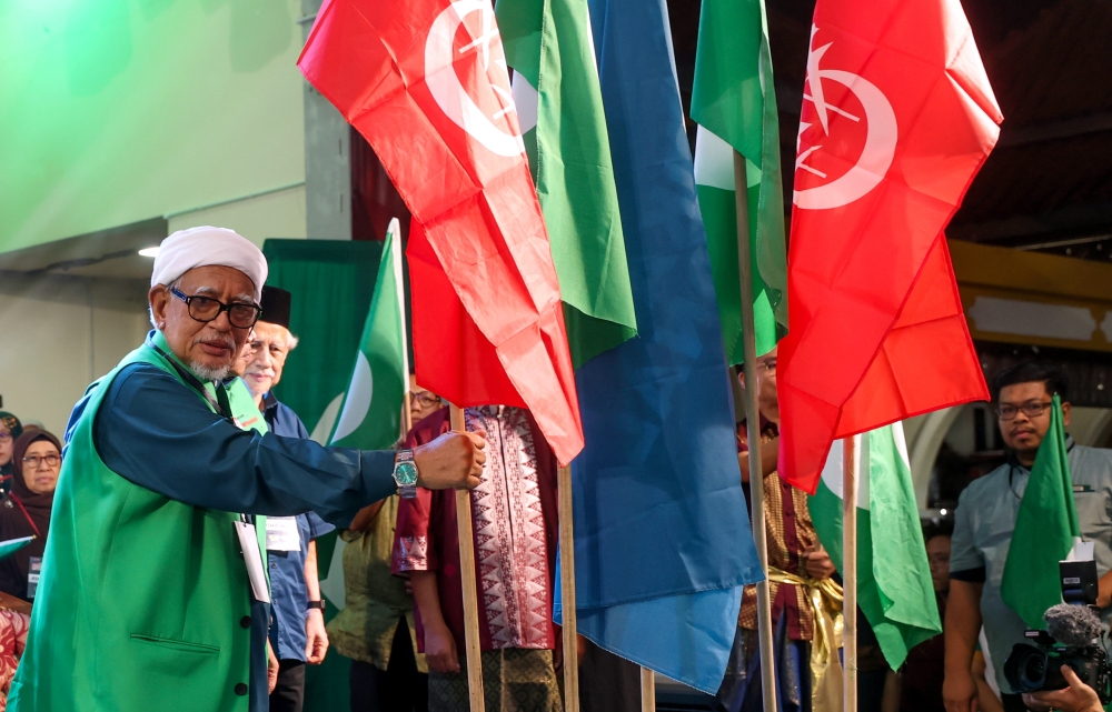 The Terengganu Election Court today upheld the victory of PAS president Tan Sri Abdul Hadi Awang in the Marang parliamentary constituency during the 15th General Election. — Bernama pic