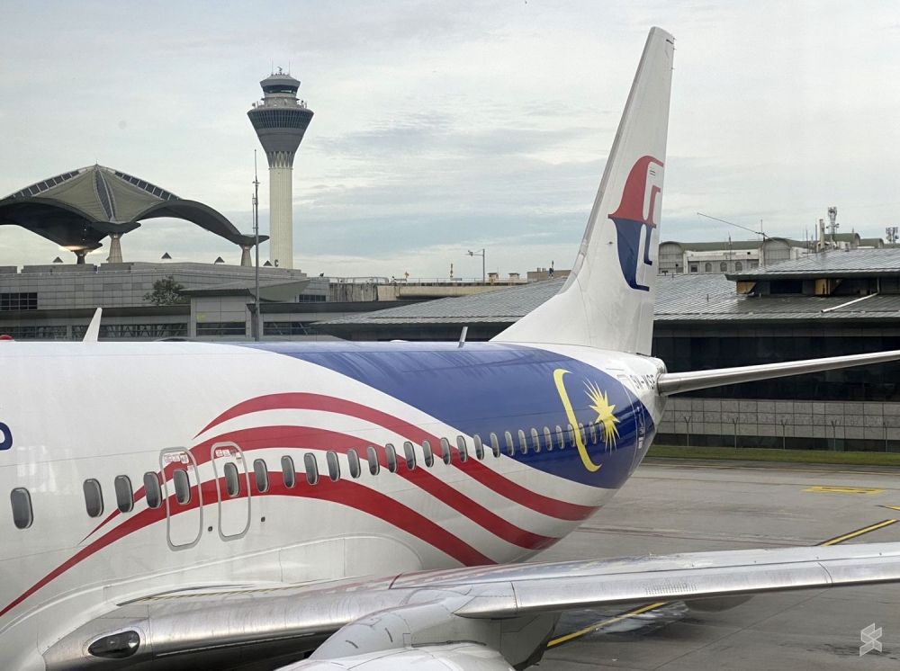 自 2023 年 7 月 1 日起，马来西亚航空乘客不再需要在起飞和降落时关闭设备