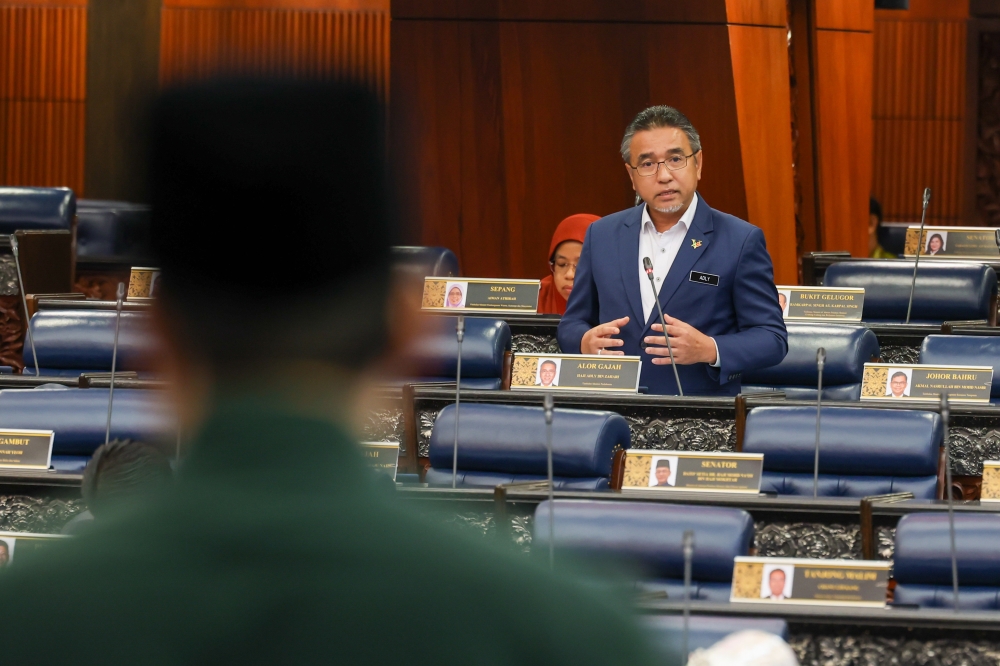Deputy Defence Minister Adly Zahari said Armed Forces veterans who have become successful entrepreneurs can be mentors to new veterans who are interested in venturing into entrepreneurship as a career option. — Bernama pic