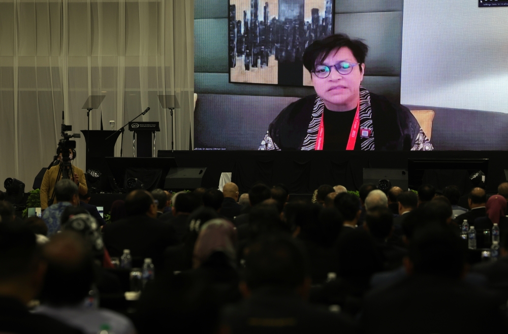 Datuk Seri Azalina Othman Said speaking during the International Arbitration Colloquium 2023 via Zoom in Kota Kinabalu, July 4, 2023. — Bernama pic 