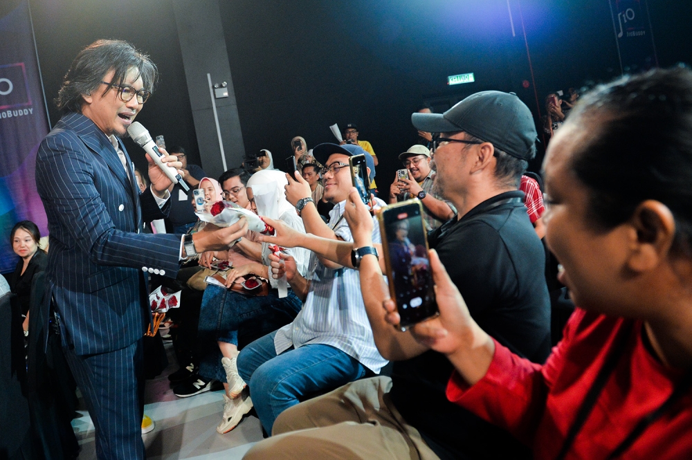 Anuar will be celebrating his 40th anniversary in showbusiness through his AZ40 concert. — Picture by Miera Zulyana.