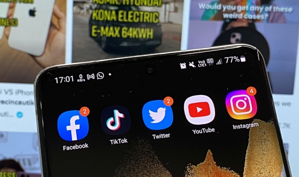 MCMC wants wants telcos to come out with an action plan to address content-related issues and plans to enhance their capabilities to combat online harms. ― SoyaCincau pic