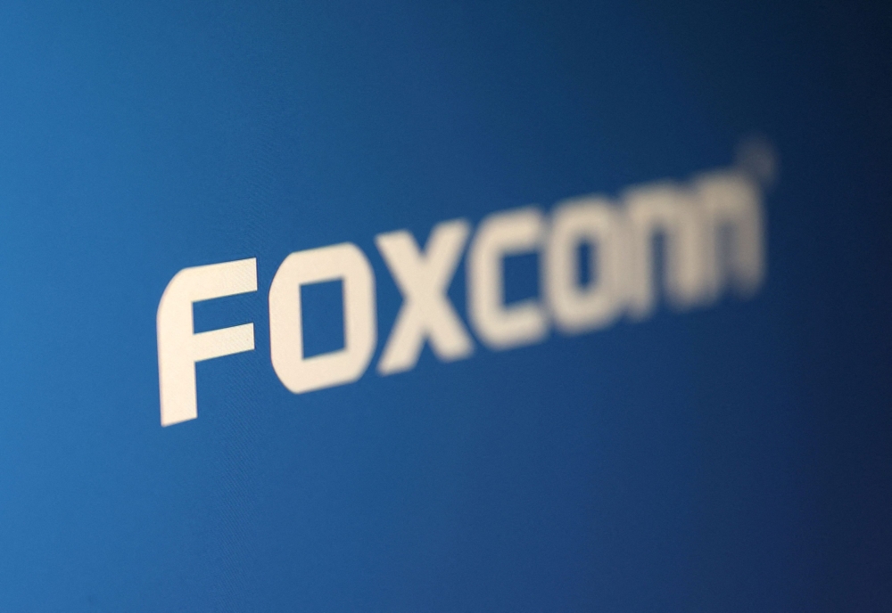 Taiwanese electronics giant Foxconn withdrew from a US$19.4 billion (RM90.4 billion) deal with India’s Vedanta to make semiconductors in the South Asian nation owing to “challenging gaps”. — Reuters pic