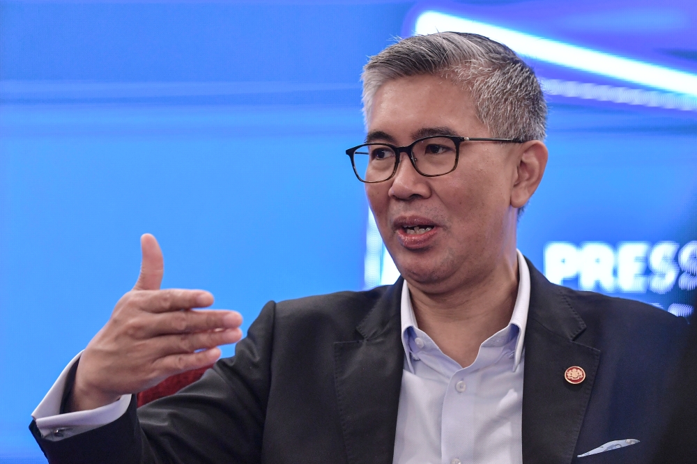 Responding to the former prime minister’s criticism of him earlier today, Datuk Seri Tengku Zafrul Abdul Aziz said it was his express duty as the investment, trade and industry minister to question Dr Mahathir’s claim of such an investment from the now-corrected Sinar Harian report. — Bernama pic 