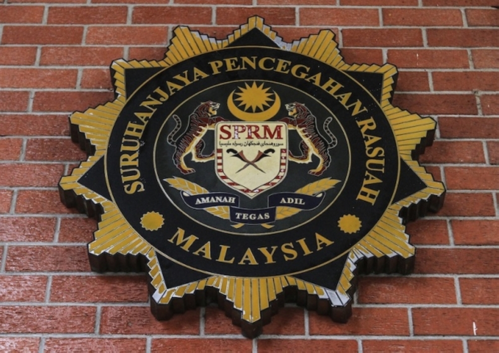 In a statement issued today, the MACC identified the man as Datuk Justin Lim Hwa Tat, 47, whose last known address is at No 54, Jalan SS 22/27 Damansara Jaya, 47400 Petaling Jaya, Selangor. — Picture by Yusof Mat Isa
