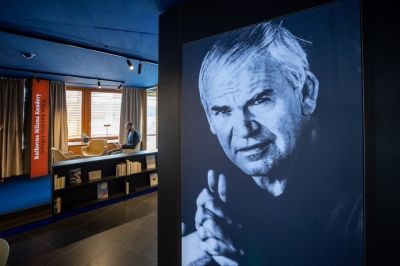 Milan Kundera, Czech author of 'The Unbearable Lightness of Being', dies aged 94 - Vimarsana News