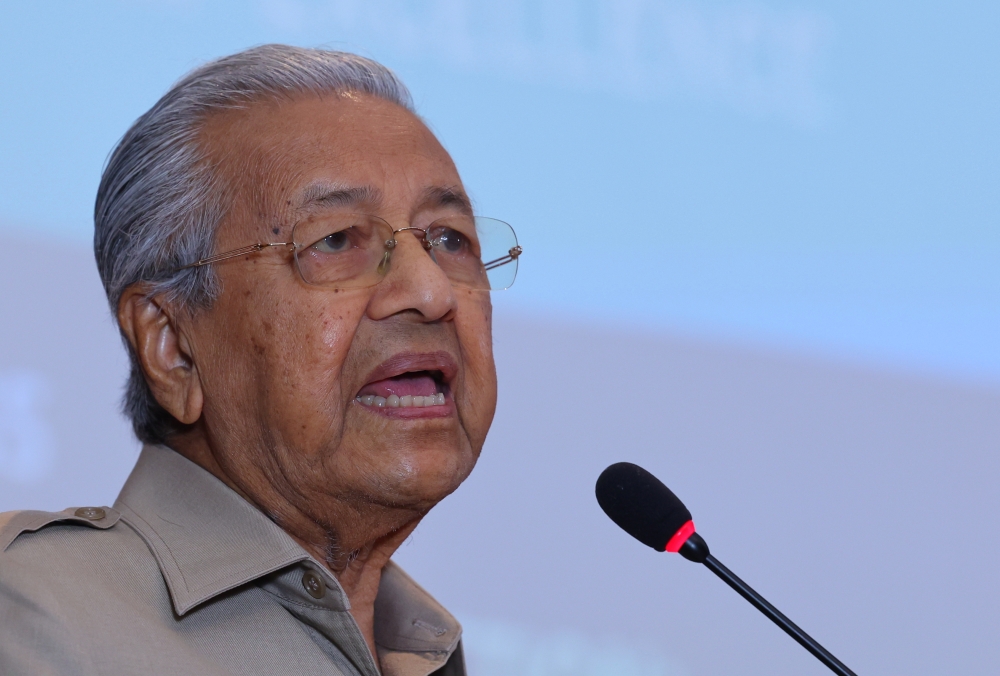 Former Prime Minister Tun Dr Mahathir Mohamad delivering his speech at the closing of a seminar on Translating Vision Into Action: Lessons for Business Leaders 2023 held at the Perdana Leadership Foundation in Putrajaya, July 13, 2023. — Bernama pic 