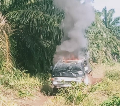 Tit-for-tat retaliation over alleged palm fruit theft leads to suspects' lorry being torched, six arrests in Johor - Vimarsana News