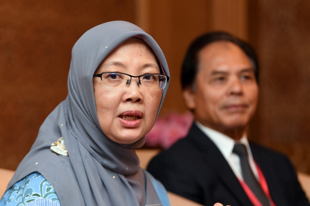 Health Minister Dr Zaliha Mustafa said one million individuals from the B40 underwent free health screenings for early detection of NCDs and their risk factors such as diabetes, high blood pressure, high cholesterol levels in the blood, obesity, depression, anxiety and cancer. — Bernama pic