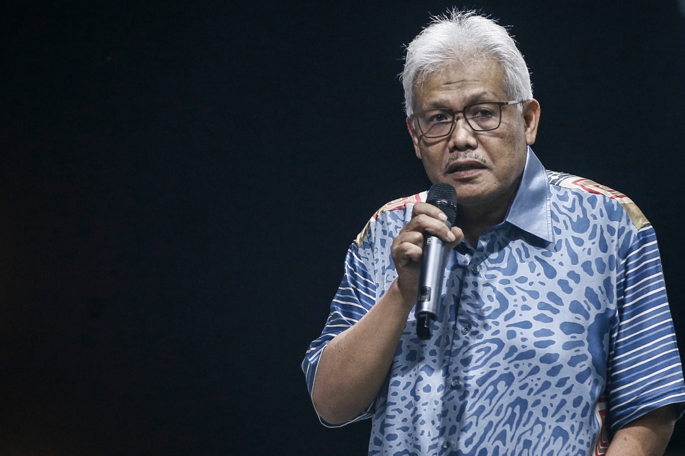 Datuk Seri Hamzah Zainudin had repeatedly said that top Umno leaders will be joining Bersatu. — Picture by Hari Anggara