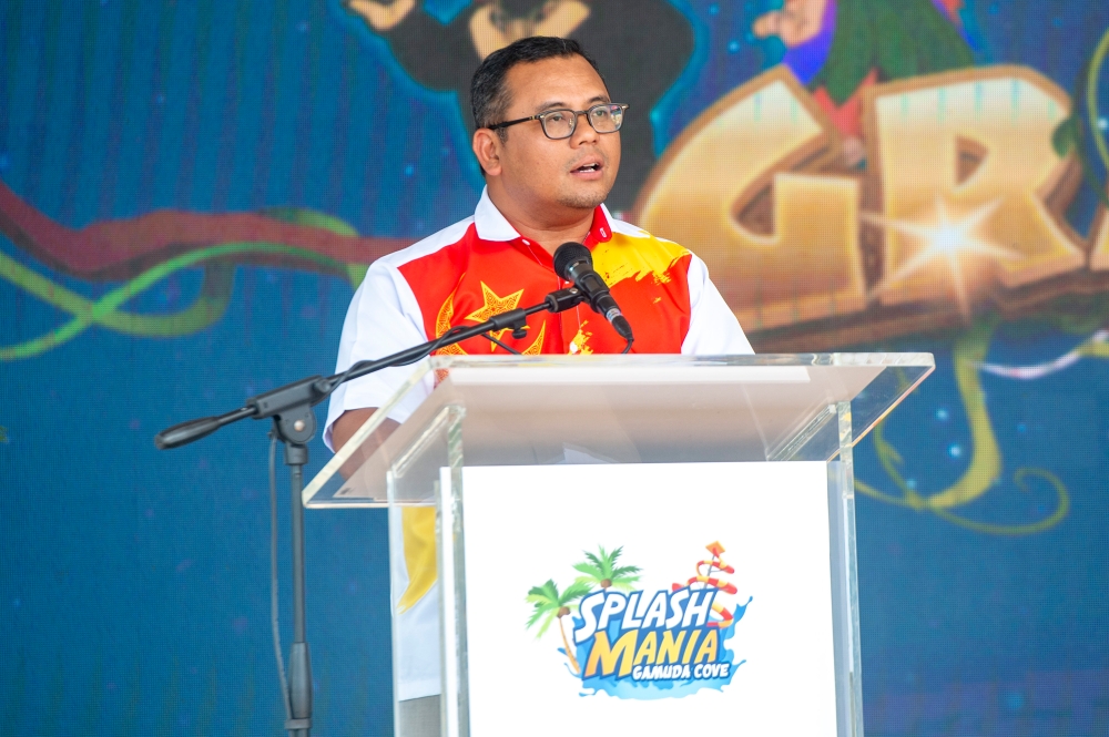 Caretaker Selangor Menteri Besar Datuk Seri Amirudin Shari said the state has a high population, efficient economic management and excellent basic infrastructure. —  Picture by Shafwan Zaidon