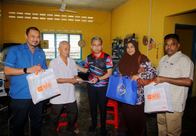 Fahmi: Communications Ministry to discuss with Socso on contributions for journalists, stringers - Vimarsana News