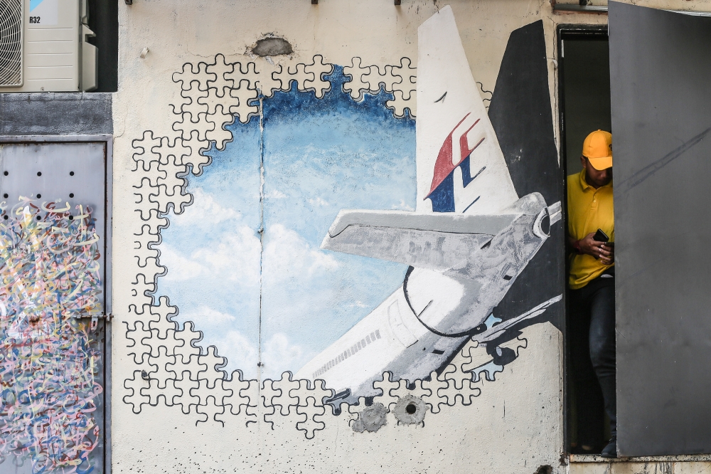 Police — who cordoned off the canister while it was tested for toxic material — have shut down online speculation that it could be linked to the 2014 disappearance of Malaysian Airlines flight MH370. — File picture by Yusof Mat Isa