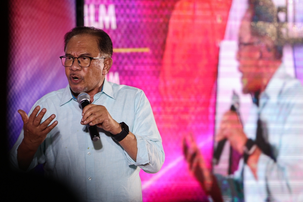 Prime Minister Datuk Seri Anwar Ibrahim says DBKL must focus on maintaining forest reserves and open spaces to ensure the goal of making the city one that is green, healthy and vibrant is achieved. — Bernama pic
