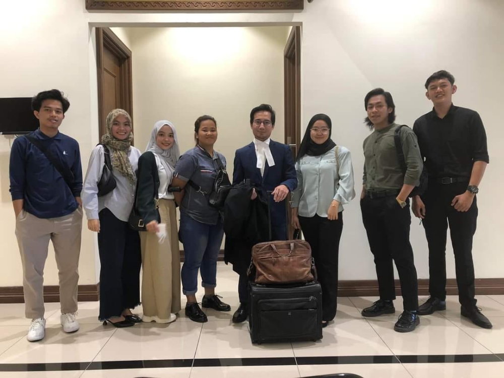 (From second left) Calvina Angayung, Nur Natasha Allisya Hamali, Rusiah Sabdarin, and their Counsel Sherzali Herza Asli after the verdict today. ― Picture by Julia Chan
