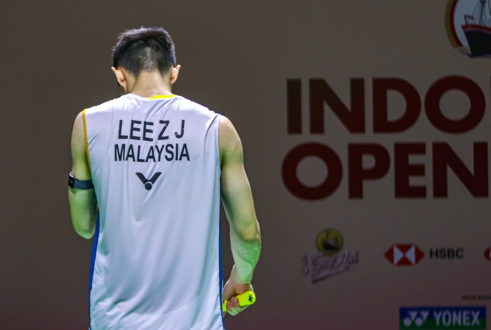 The 2021 All England champion, whose world ranking is already on a downward spiral following a series of poor performances, went down 15-21, 21-18, 17-21 to Angus Ng Ka Long of Hong Kong at the Jinnam Stadium in Yeosu. — Bernama pic 