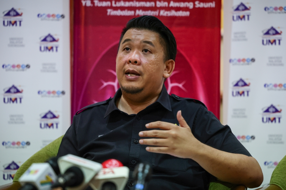 Deputy Health Minister Lukanisman Awang Sauni said it would be appropriate to do so in appreciation of their service and to attract more medical officers to serve in Sarawak. — Bernama pic